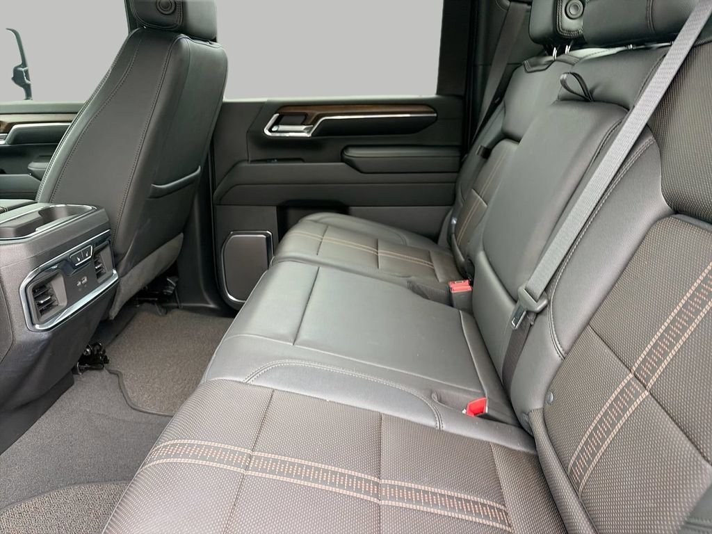 Used 2024 Black Chevrolet High Country image 13