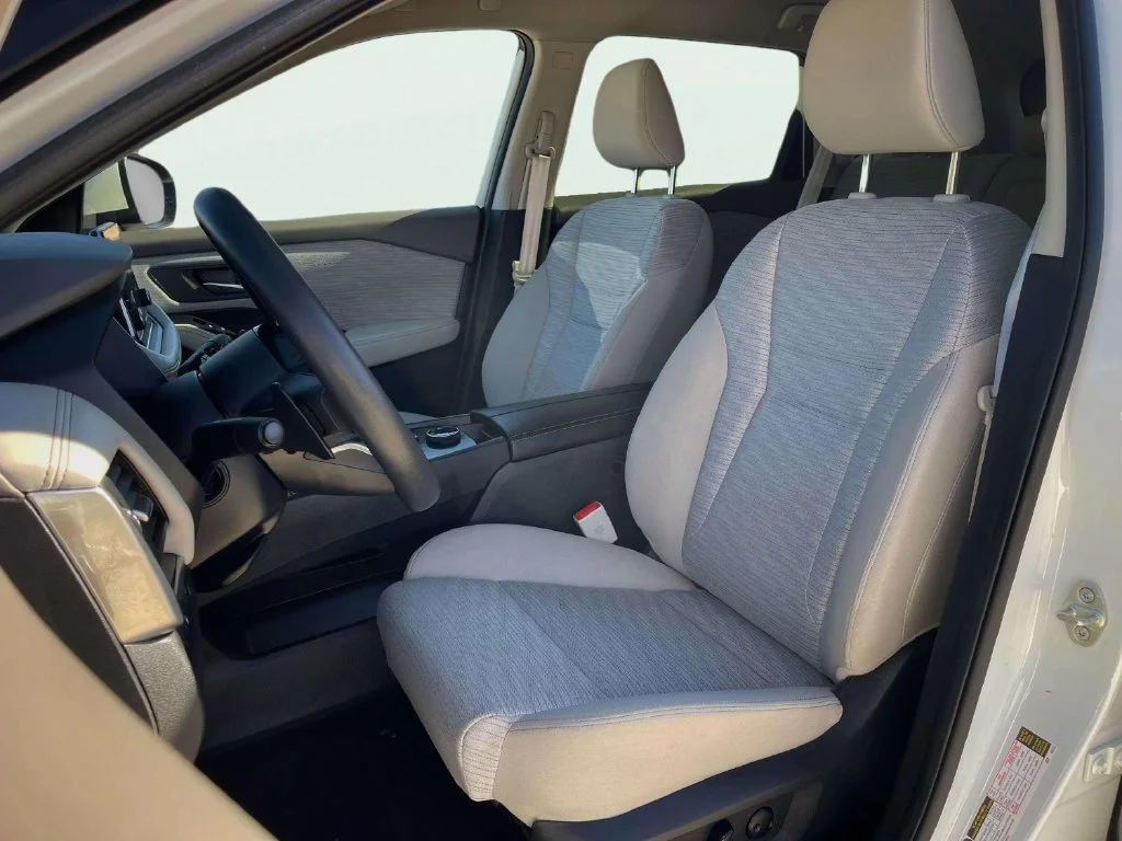Used 2023 Pearl White Tricoat Nissan SV image 22