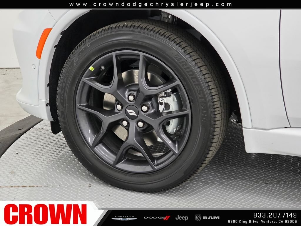 New 2026 White Knuckle Clear-Coat Exterior Paint Dodge  image 9