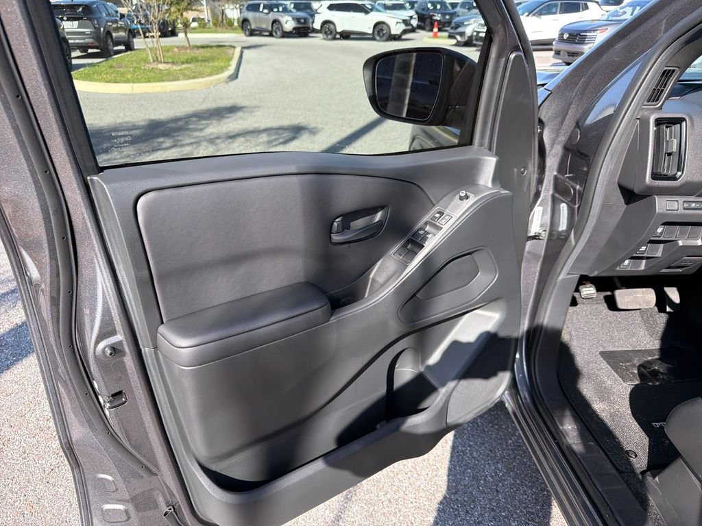 New 2026 Nissan Frontier SV 4D Crew Cab