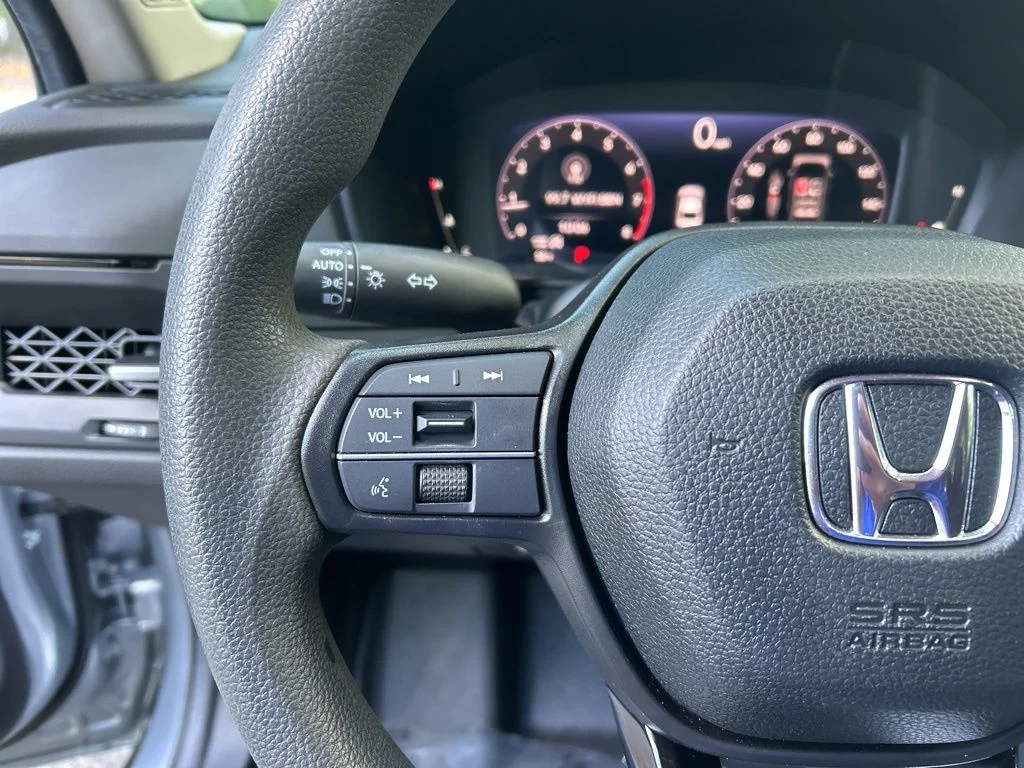Used 2023 Silver Honda EX image 22