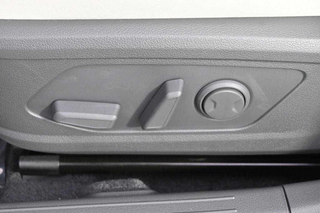 New 2026 Silver Hyundai SEL image 14