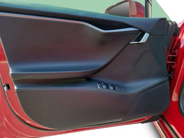 Used 2021 Red Tesla Long Range Plus image 9