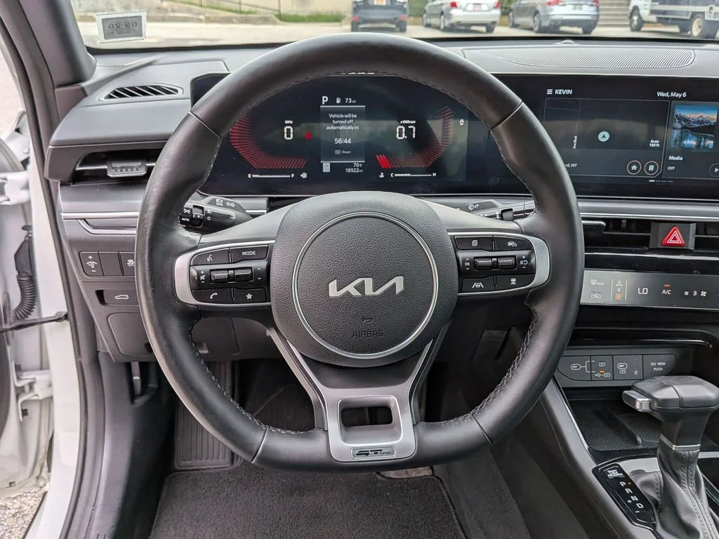 Used 2025 White Kia GT-Line image 13