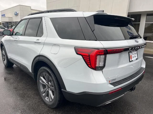 New 2026 Space White Metallic Ford Active image 30