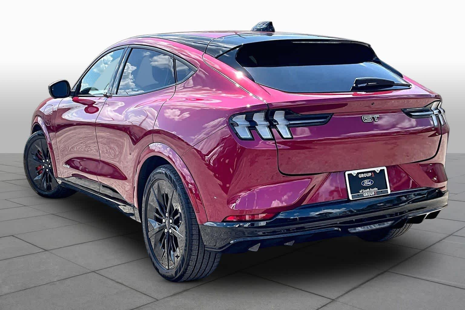 Used 2025 Molten Ford GT image 5