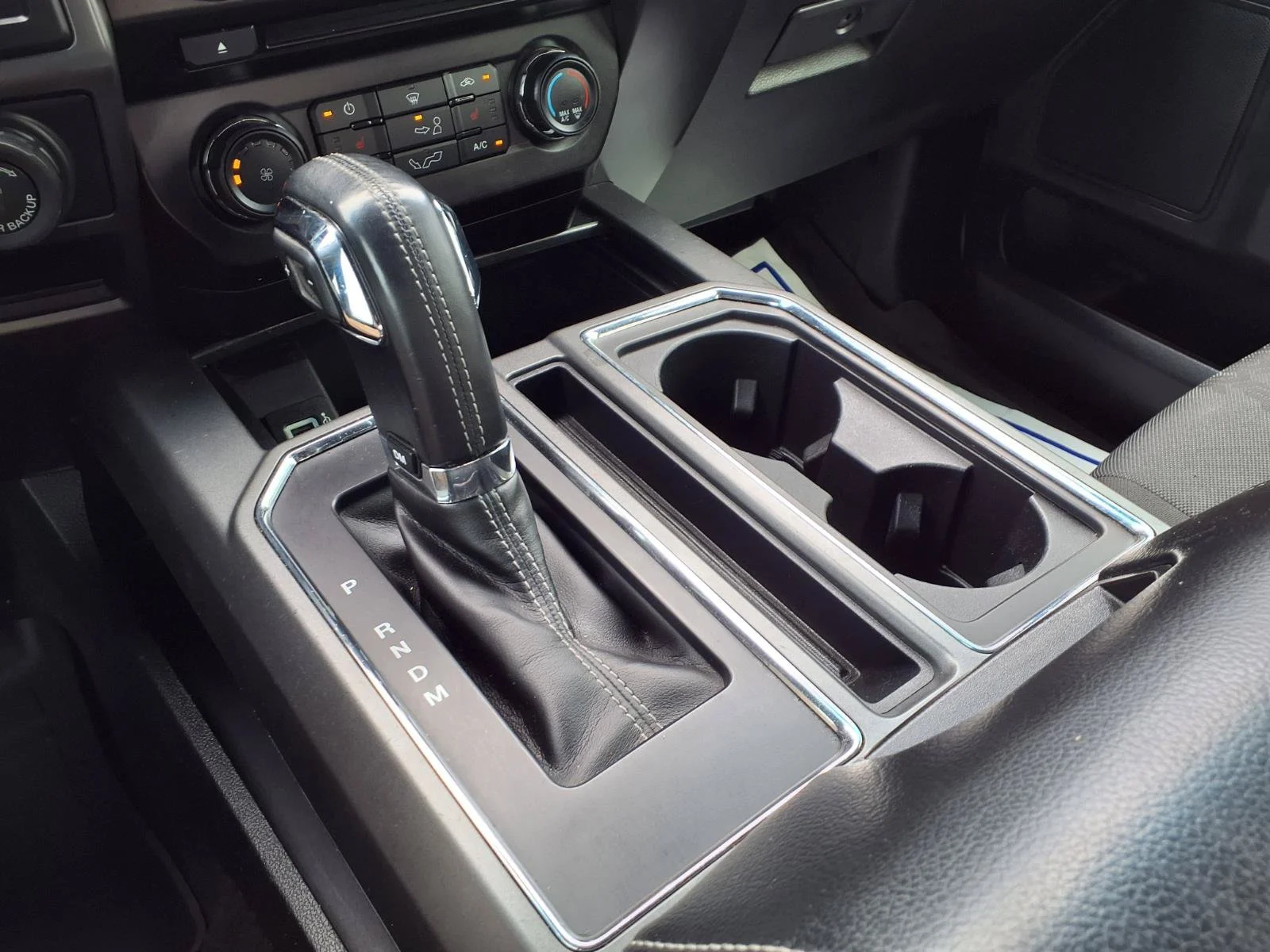 Used 2018 White Ford  image 8