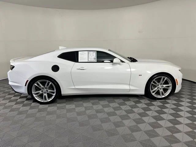 Used 2021 White Chevrolet 2LT image 8