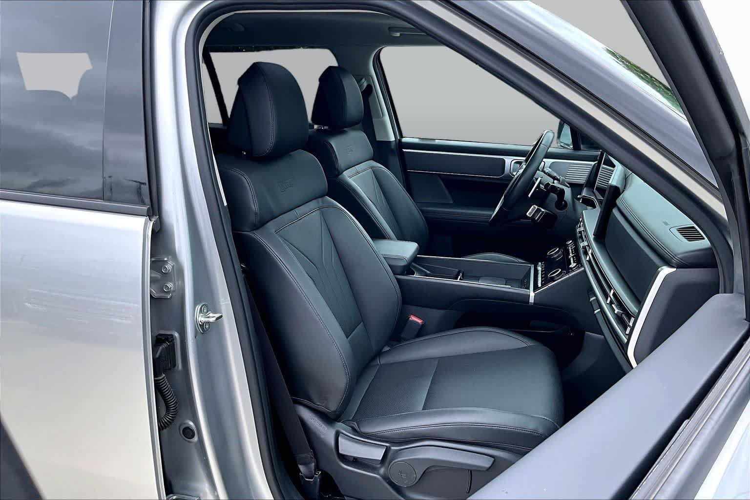 Used 2024 Shimmering Silver Hyundai XRT image 9