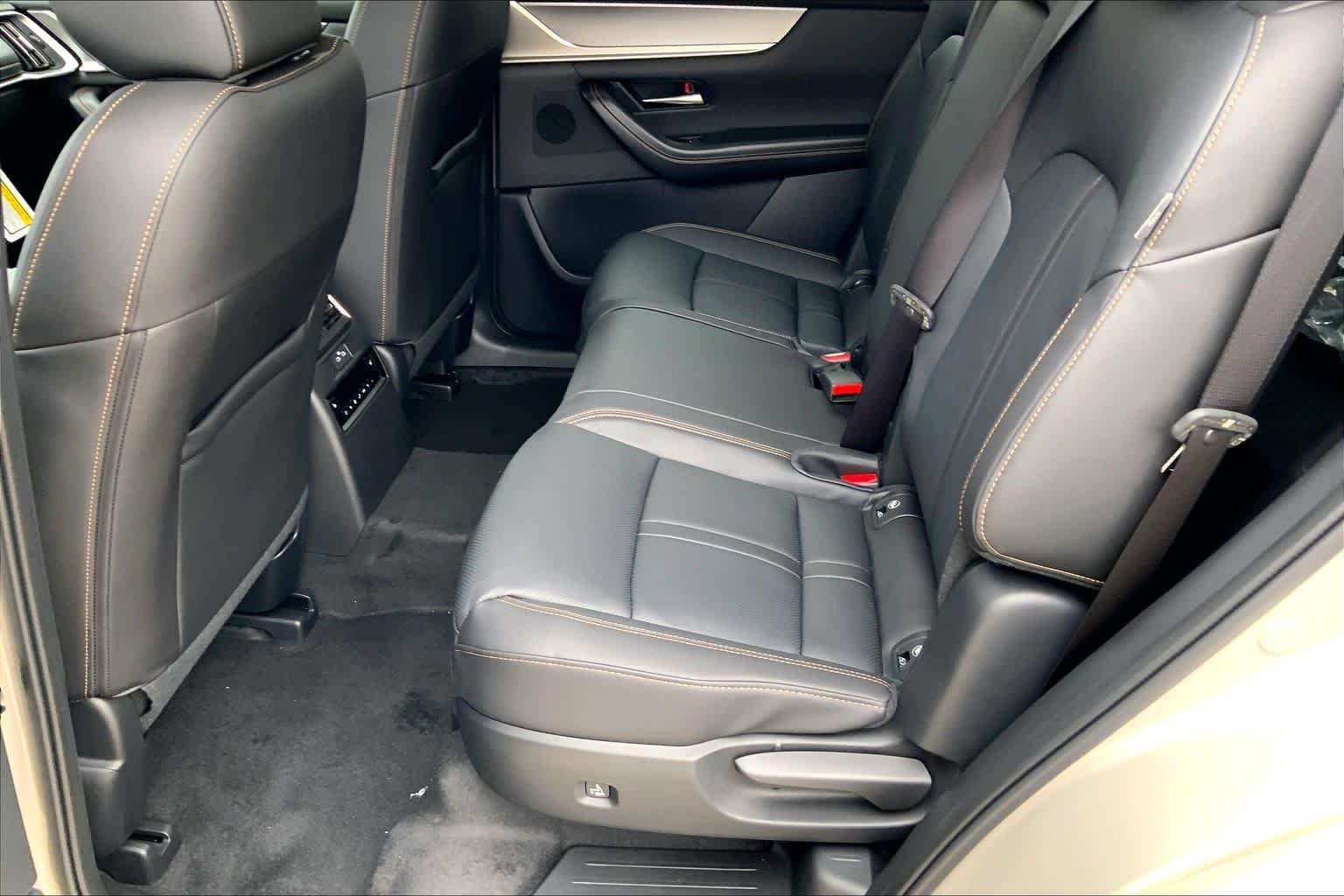 New 2026 Platinum Quartz Metallic Mazda Preferred AWD image 22