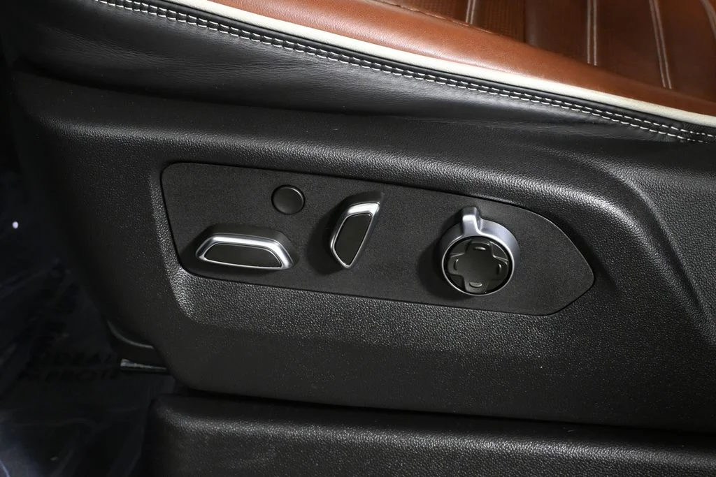 Used 2024 Black GMC Denali Ultimate image 28