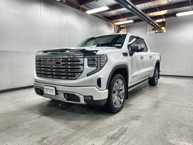 2023 GMC Sierra 4WD Crew Cab Short Box Denali's photo