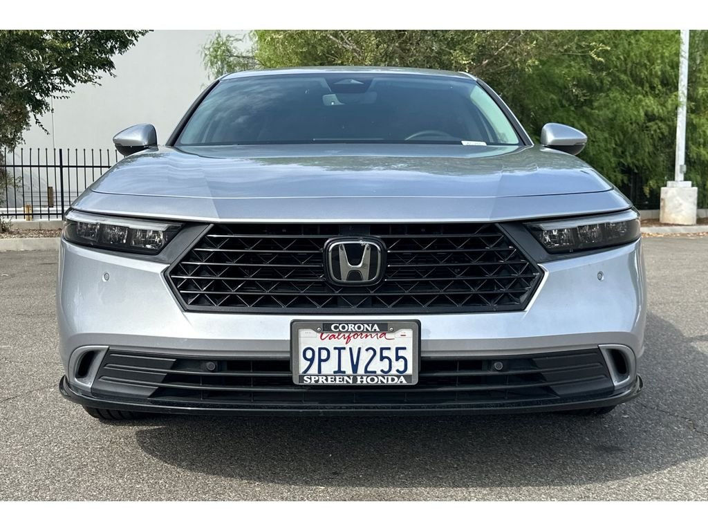 Used 2024 Solar Silver Metallic Honda EX-L image 9