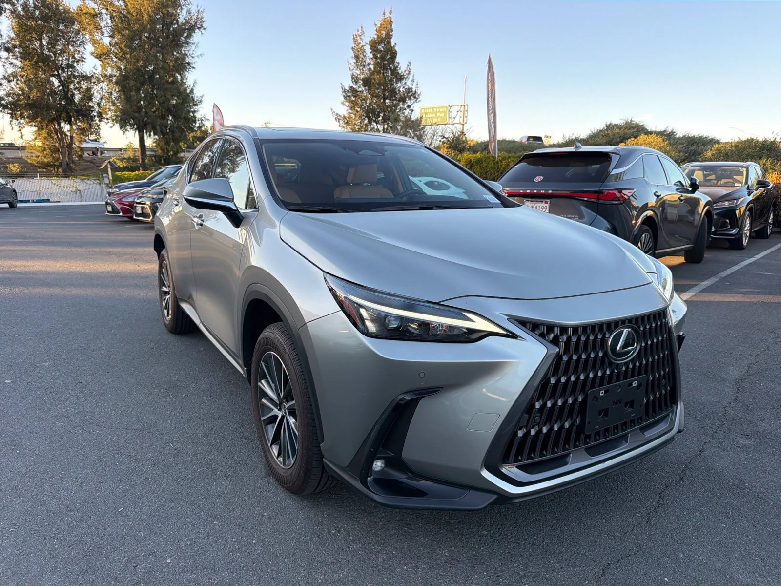 Used 2025 Atomic Silver Lexus 350h Premium image 1
