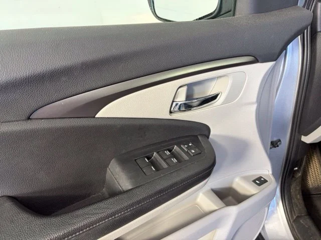 Used 2018 Silver Honda EX-L image 18