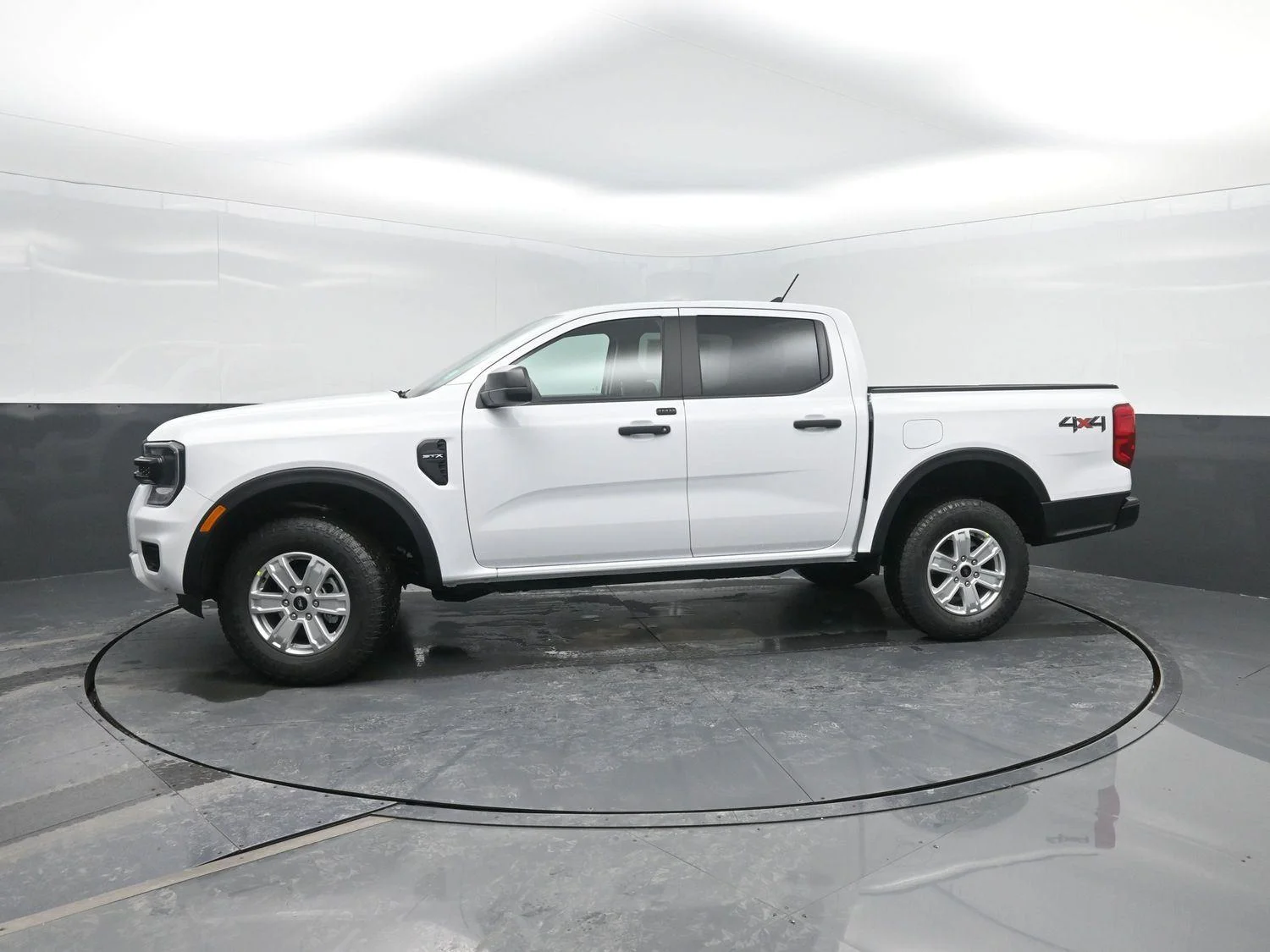 New 2025 Oxford White Ford XL image 36