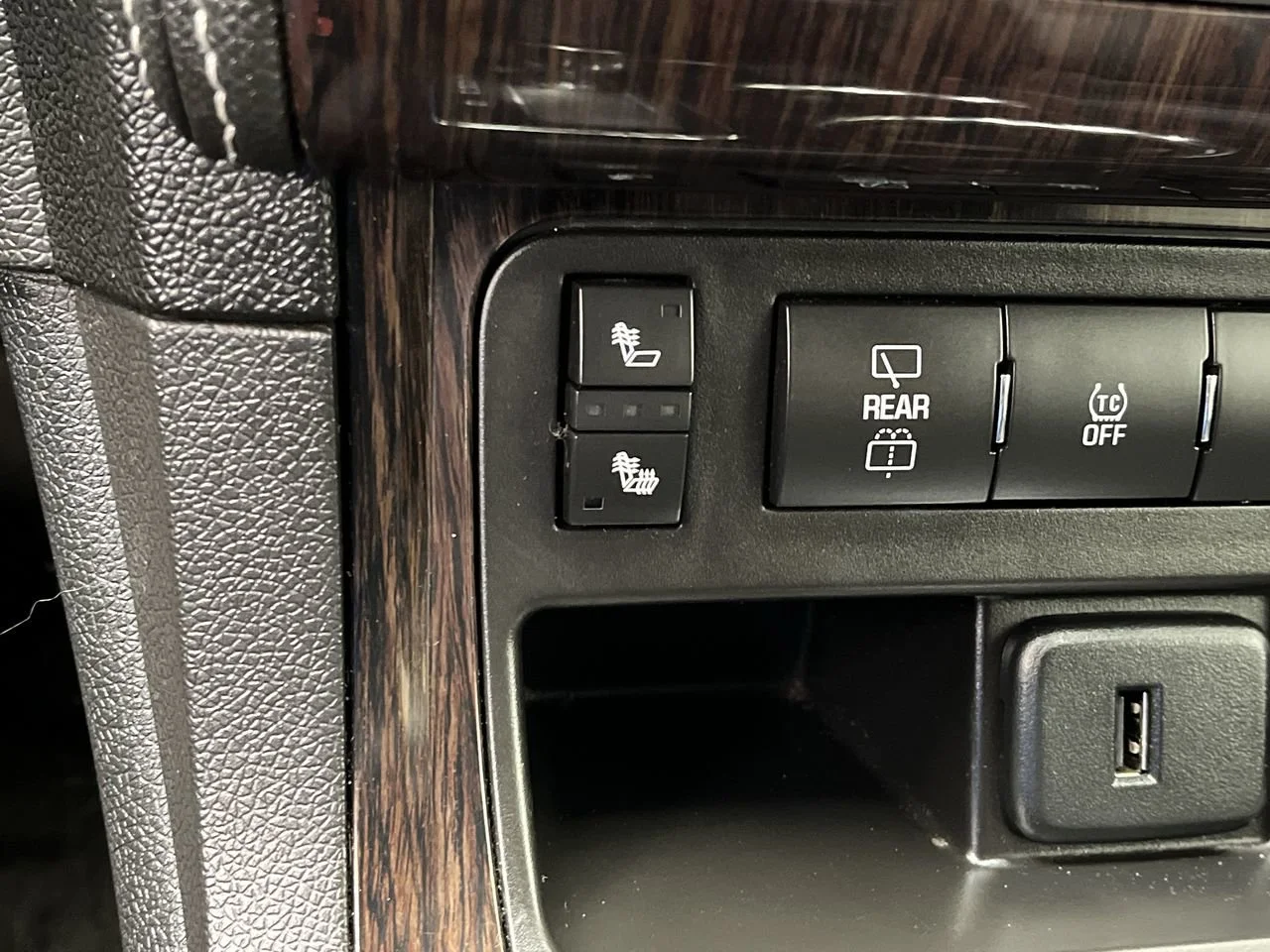 Used 2017 TUNGSTEN METALLIC Chevrolet LT image 22