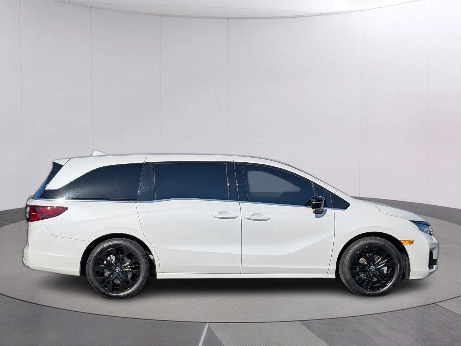 Used 2026 Platinum White Pearl Honda Sport-L image 8