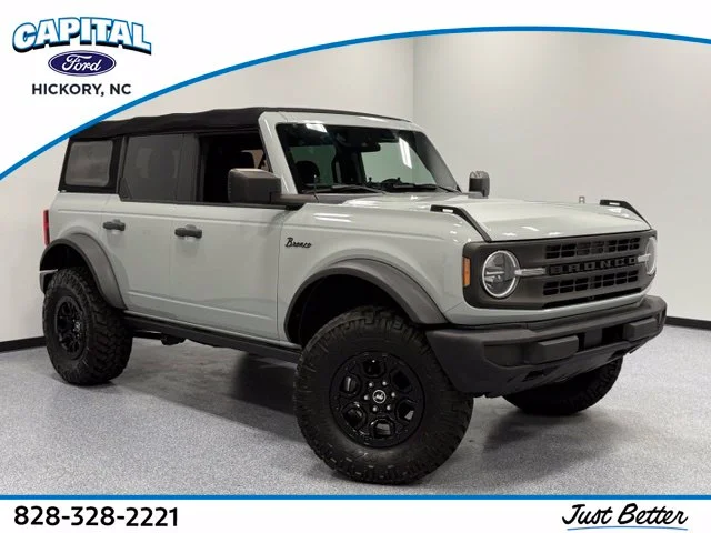 Used 2022 Green Ford Base image 1