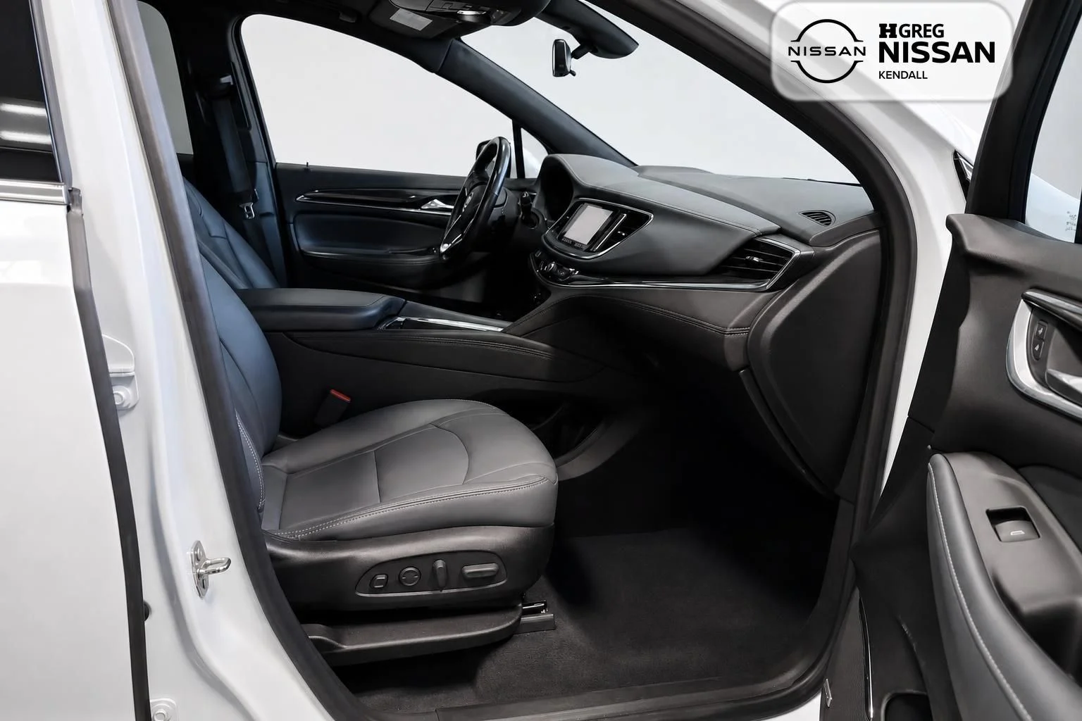 Used 2023 White Buick Premium Group image 11