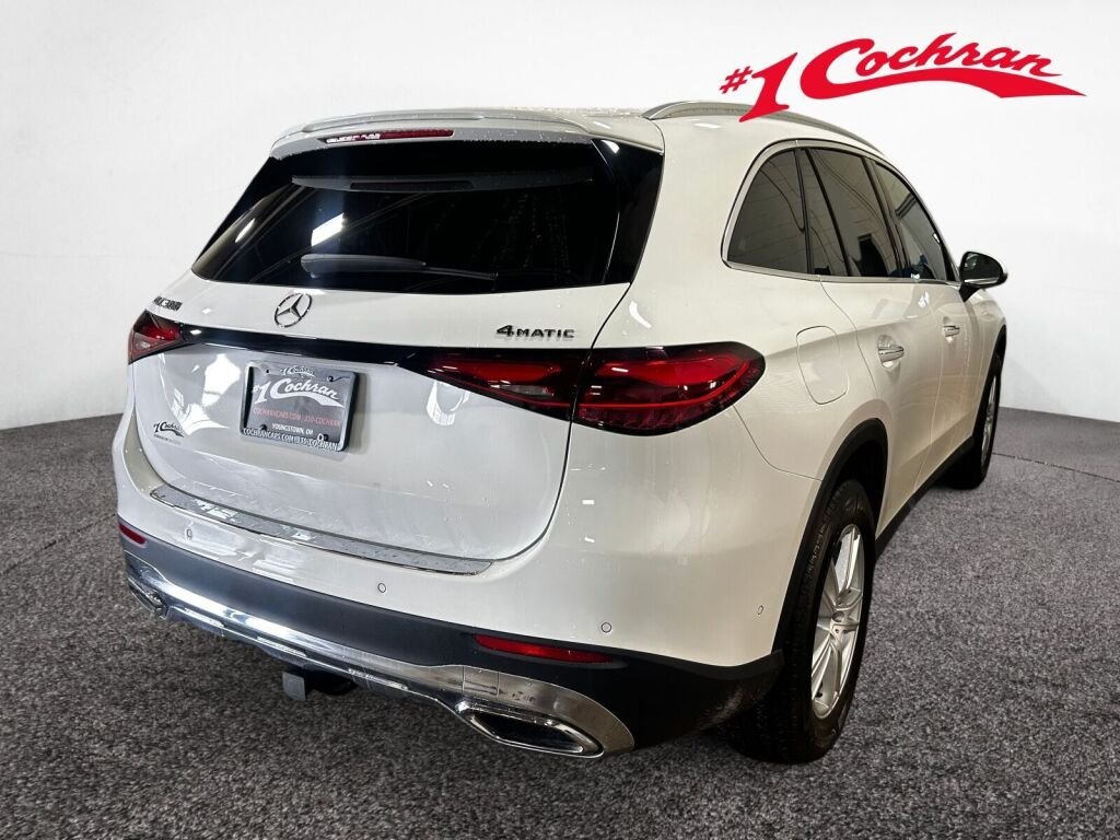 Used 2025 Polar White Mercedes-Benz GLC 300 image 23