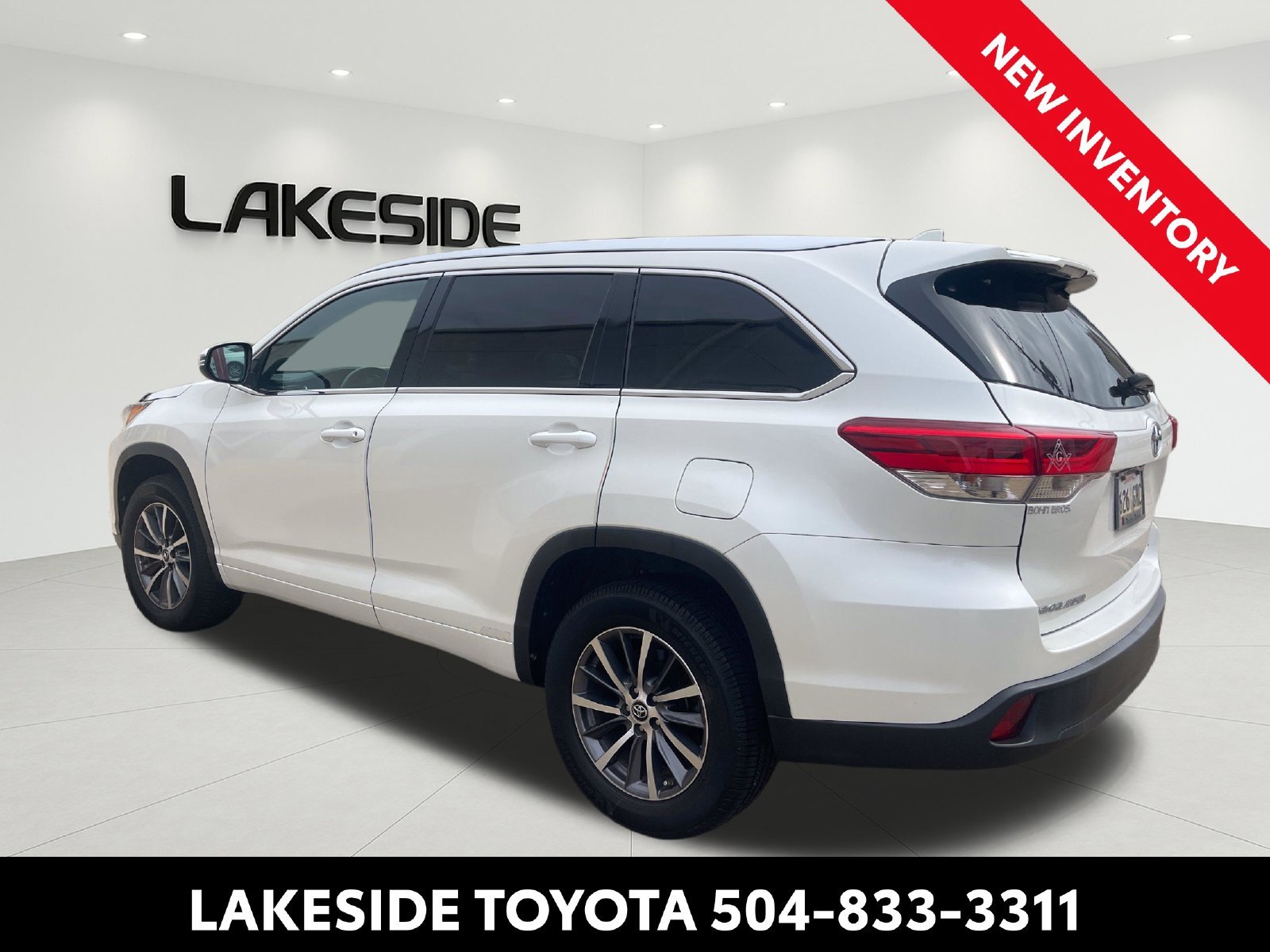 Certified Used 2017 White Toyota XLE image 3