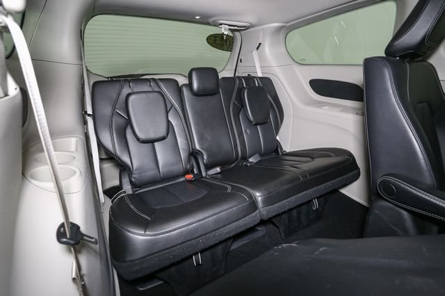 Used 2023 Black Chrysler Touring L image 20