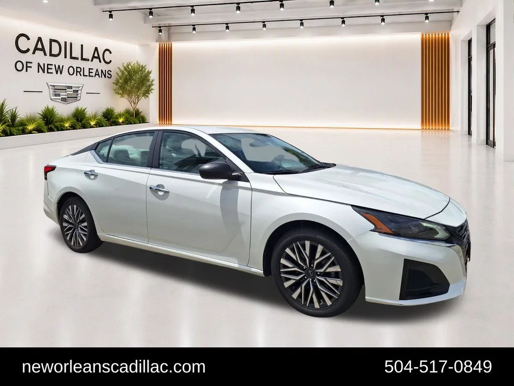 Used 2024 White Nissan 2.5 SV image 1