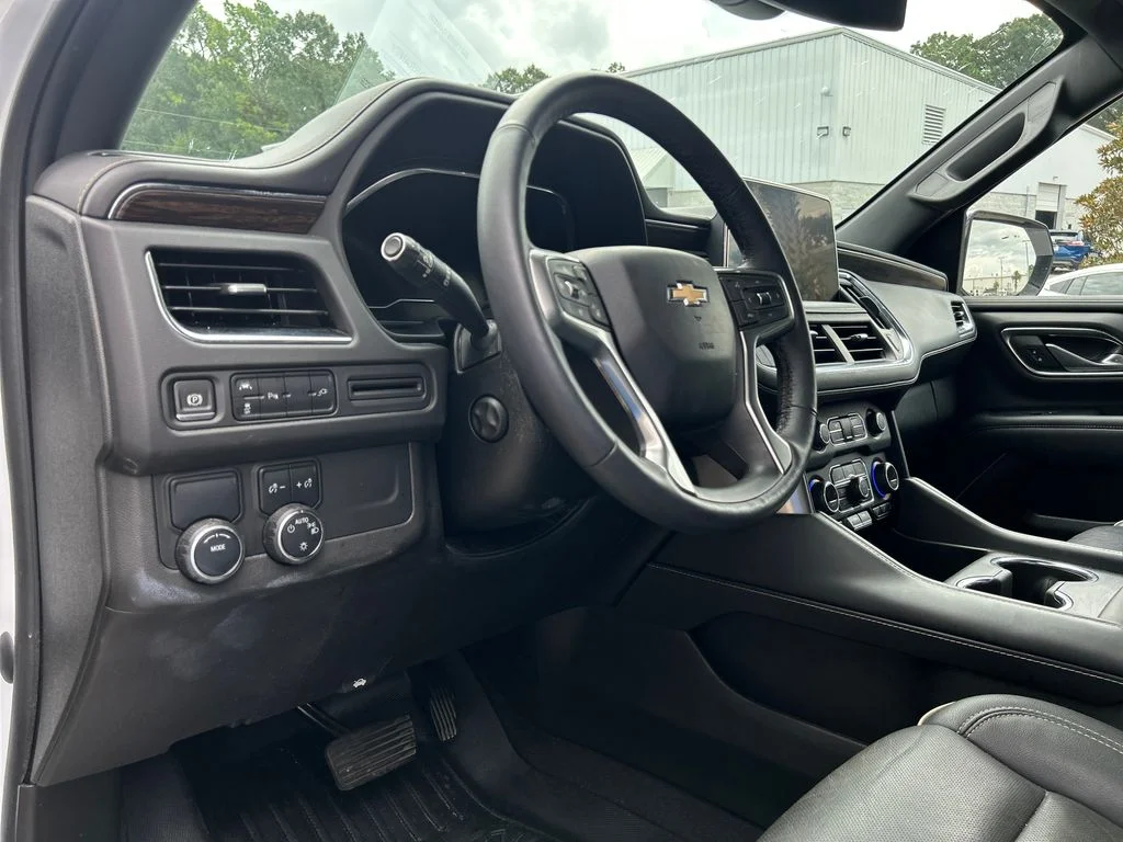 Used 2022 White Chevrolet Premier image 10