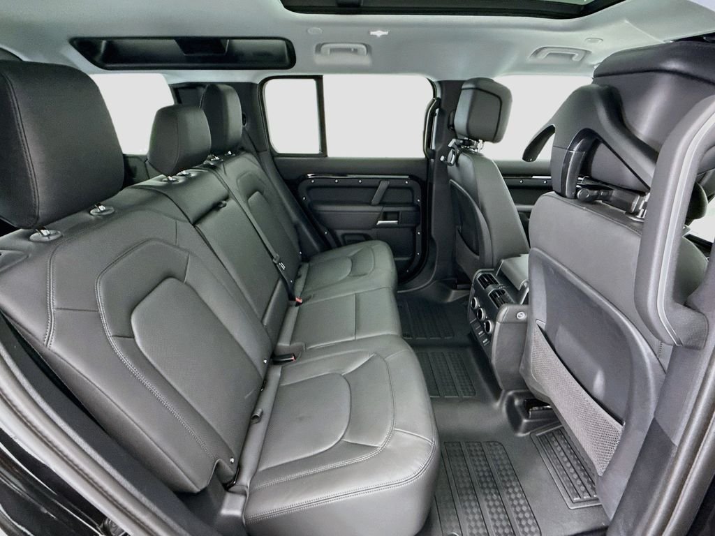 New 2026 Santorini Black Land Rover S image 22