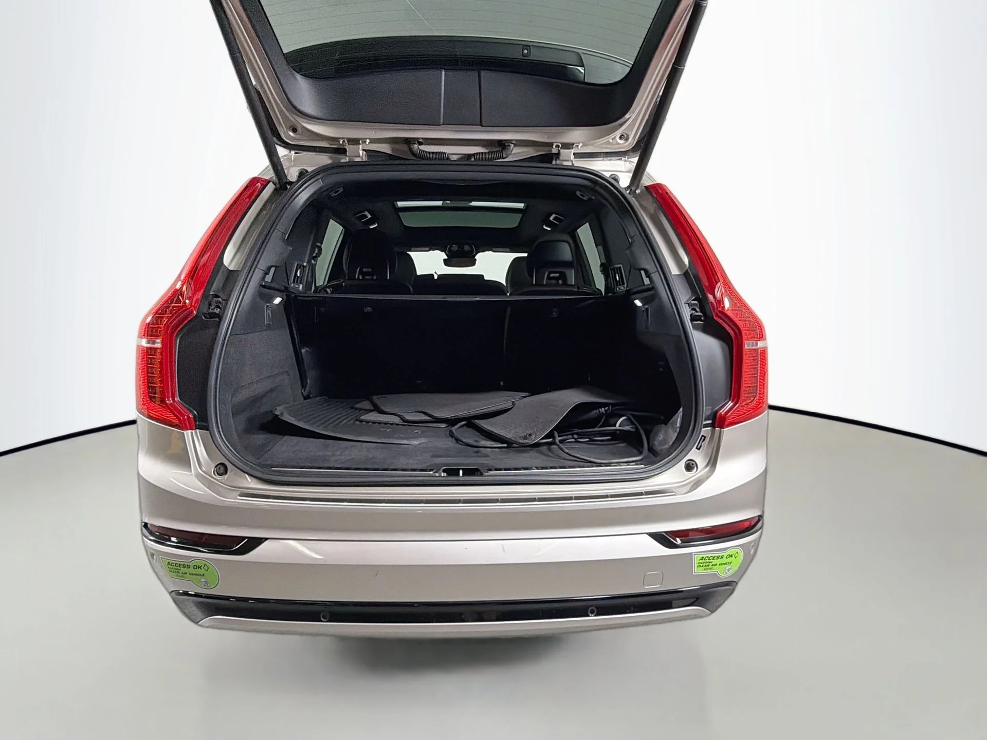 Certified Used 2023 Bright Dusk Volvo Plus image 27
