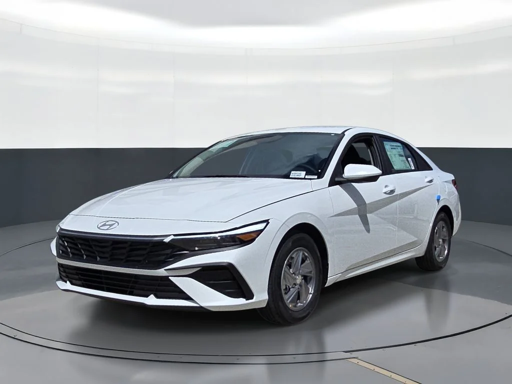 New 2026 White Hyundai SE image 1
