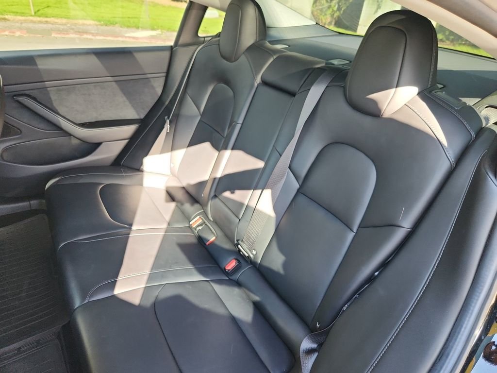 Used 2018 Black Tesla Long Range image 19