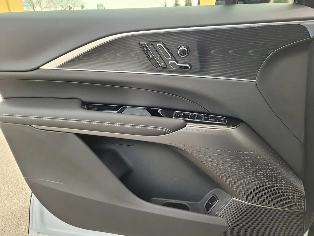2026 Cadillac LYRIQ Luxury - Photo 25