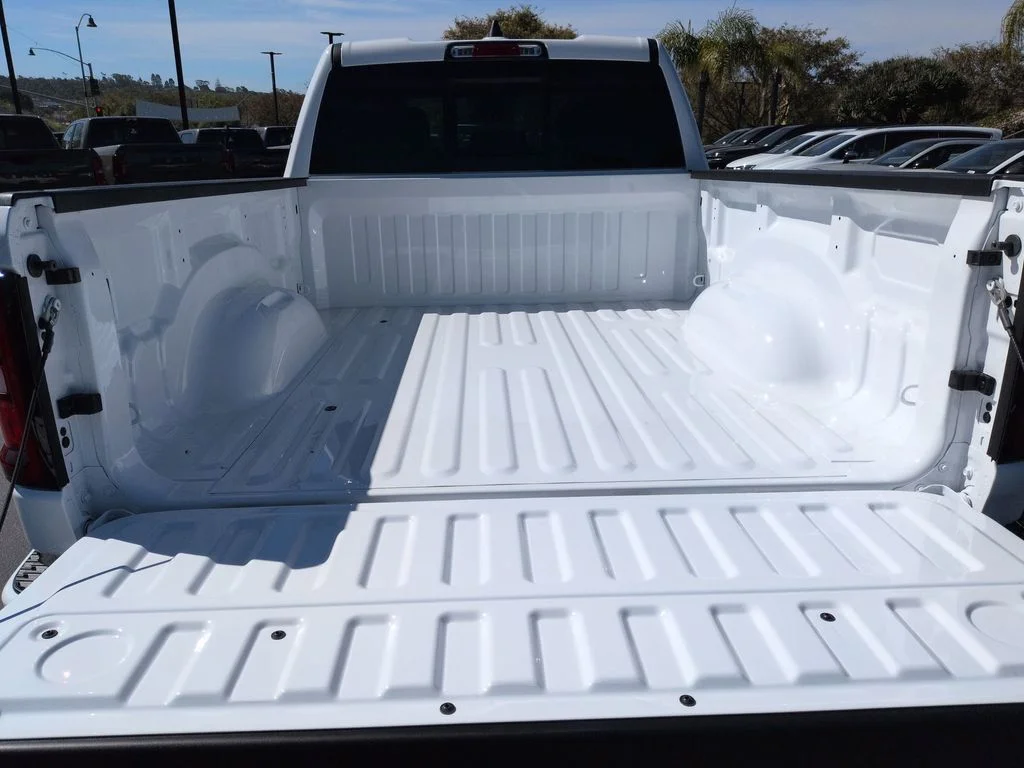 New 2026 Bright White Clear-Coat Exterior Paint RAM Big Horn/Lone Star image 22
