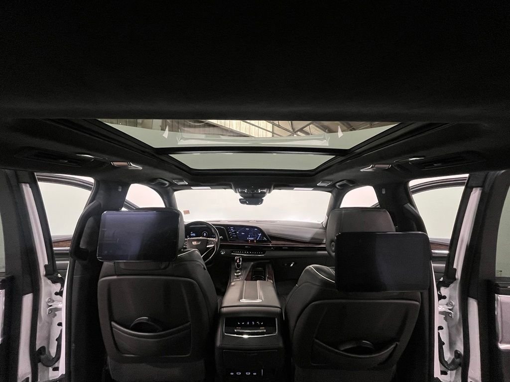 Used 2022 Crystal White Tricoat Cadillac Sport Platinum image 28