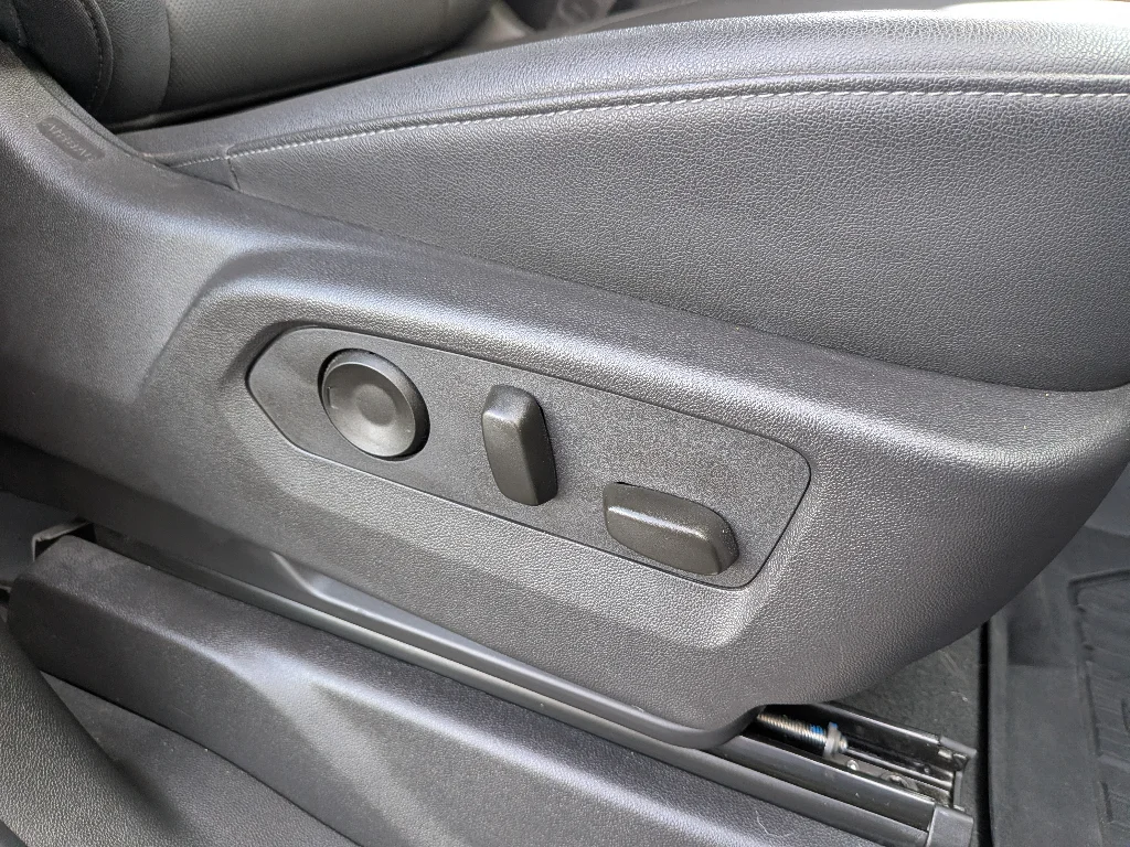Used 2025 Titanium Rush Metallic GMC SLT image 23