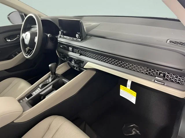2025 Honda Accord SE - Photo 25