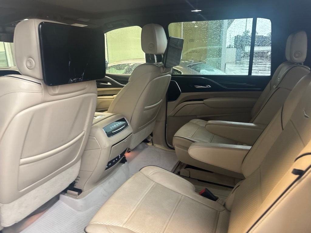 Used 2021 Crystal White Tricoat Cadillac Premium image 4