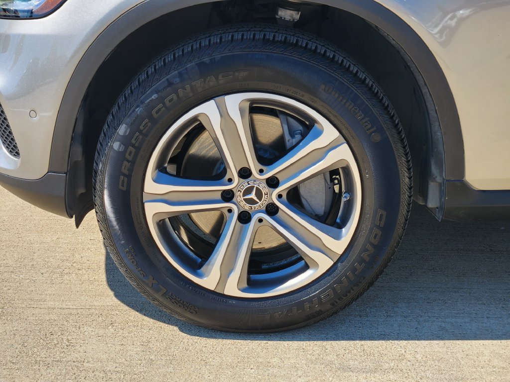 Used 2022  Mercedes-Benz GLC 300 image 10