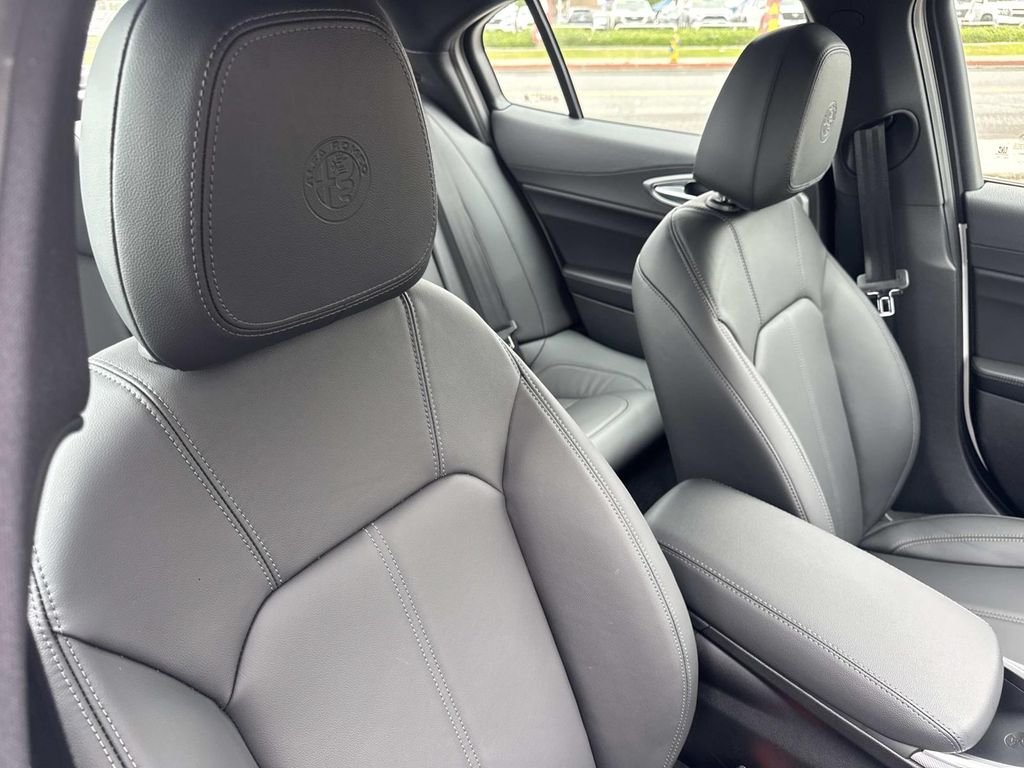 2026 Alfa Romeo Giulia Base - Photo 27