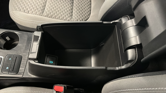 Used 2020 Magnetic Metallic Ford SE image 30
