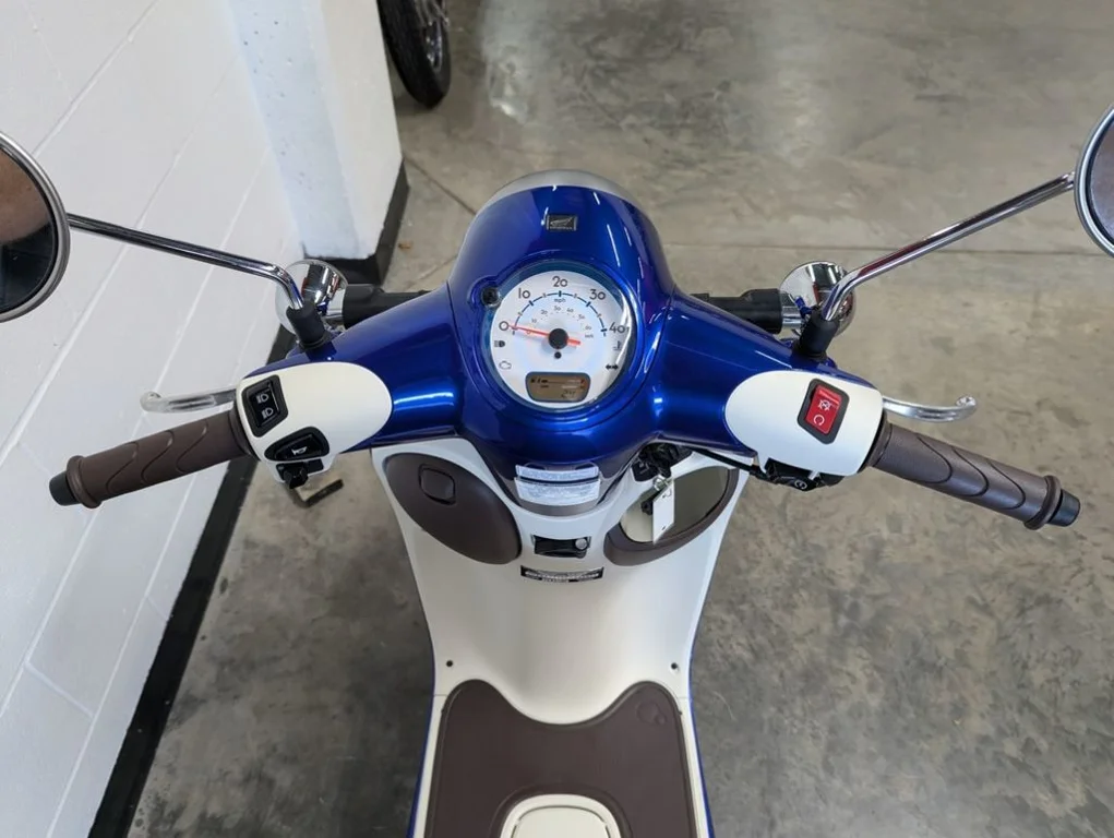 Used 2023 BLUE Honda  image 12