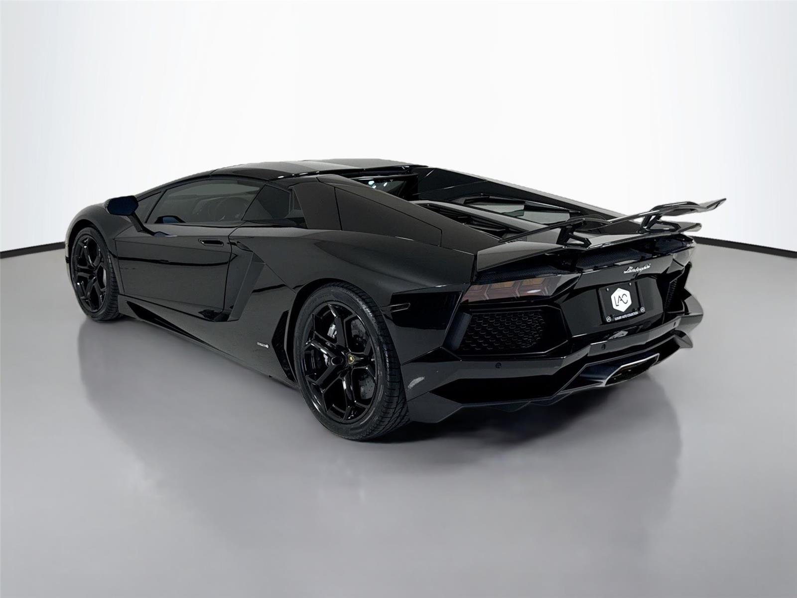 Used 2016 Nero Aldebaran Lamborghini LP 700-4 | Vorsteiner Carbon Wing | Carbon Interior image 49