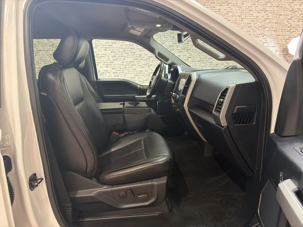 Used 2020 White Ford Lariat image 11