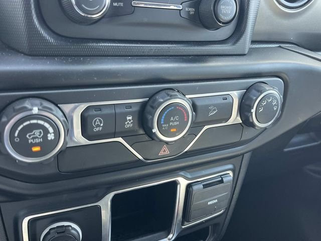 Used 2019 Gray Jeep Unlimited Sport image 33