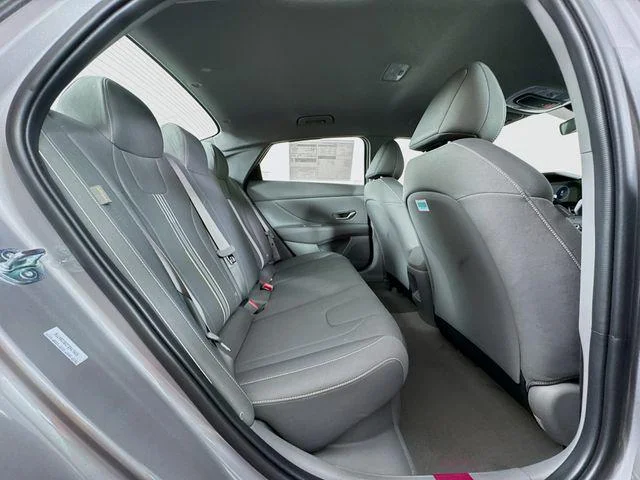 2025 Hyundai Elantra Blue - Photo 40