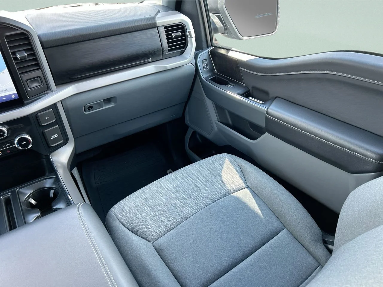 Used 2023 Avalanche Ford XLT image 21