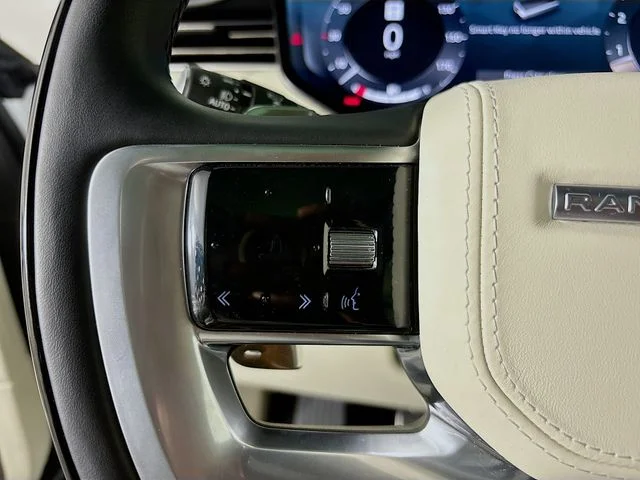 Used 2025 White Land Rover Autobiography image 10