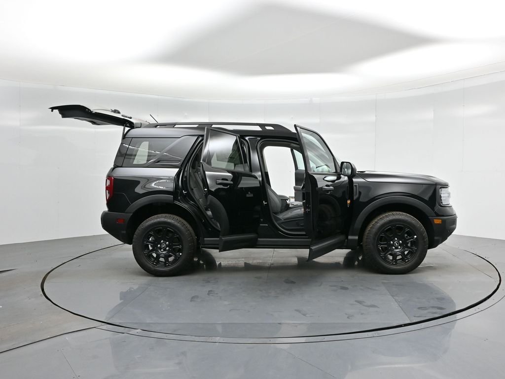 New 2025 Shadow Black Ford Badlands image 4